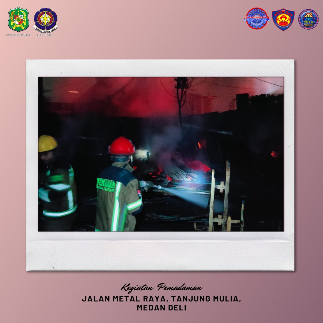 Pemadaman di Jl. Metal Raya Kelurahan Tj. Mulia  Kecamatan Medan Deli,Objek yang terbakar merupakan tumpukan kayu di Gudang Pembuatan Meubel. 